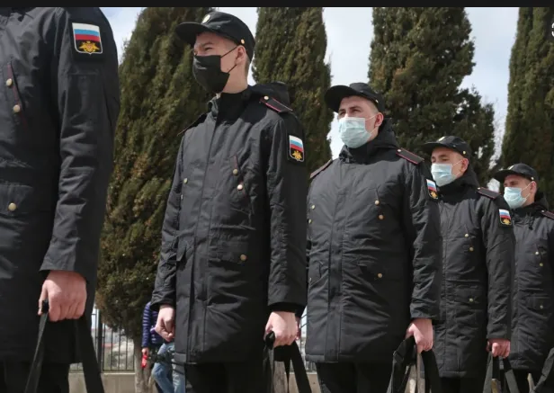 Родители боятся, что сыновей отправят на войну