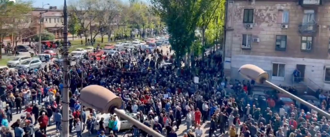 В Мариуполе снимают сюжеты, как много людей рвется на работу в "ДНР" dqxikeidqxitkant