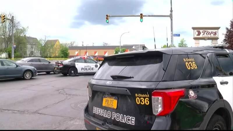 В Tops Friendly Market в Буффало открыли стрельбу dqxikeidqxitkant