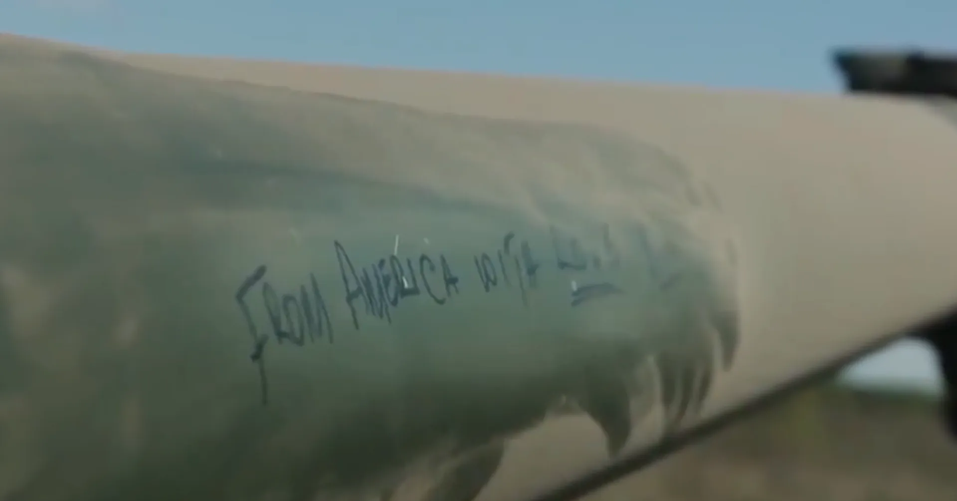 Посольство США показало видео работы М-777 dqxikeidqxiqqeant