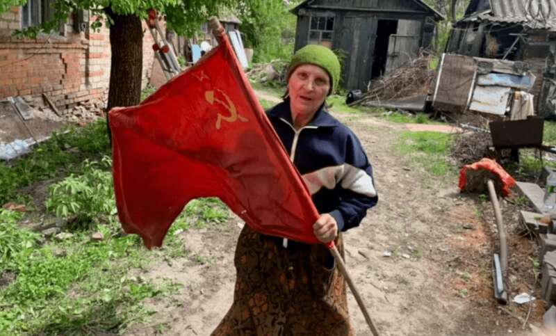 бабушка с красным знаменем dqxikeidqxiqqeant