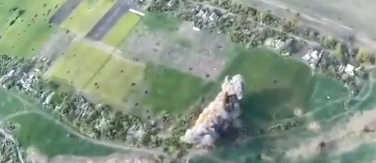 Вражеская гаубица сгорела вместе с боекомплектом