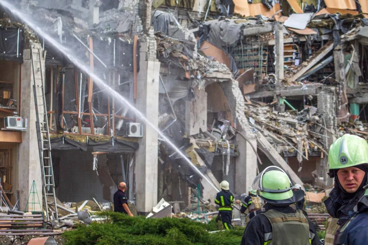 Последствия вражеских обстрелов Харьковщины dqxikeidqxiqqeant