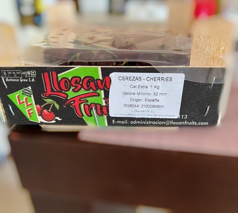 Мужчина отравился испанской черешней. dqxikeidqxiqqeant