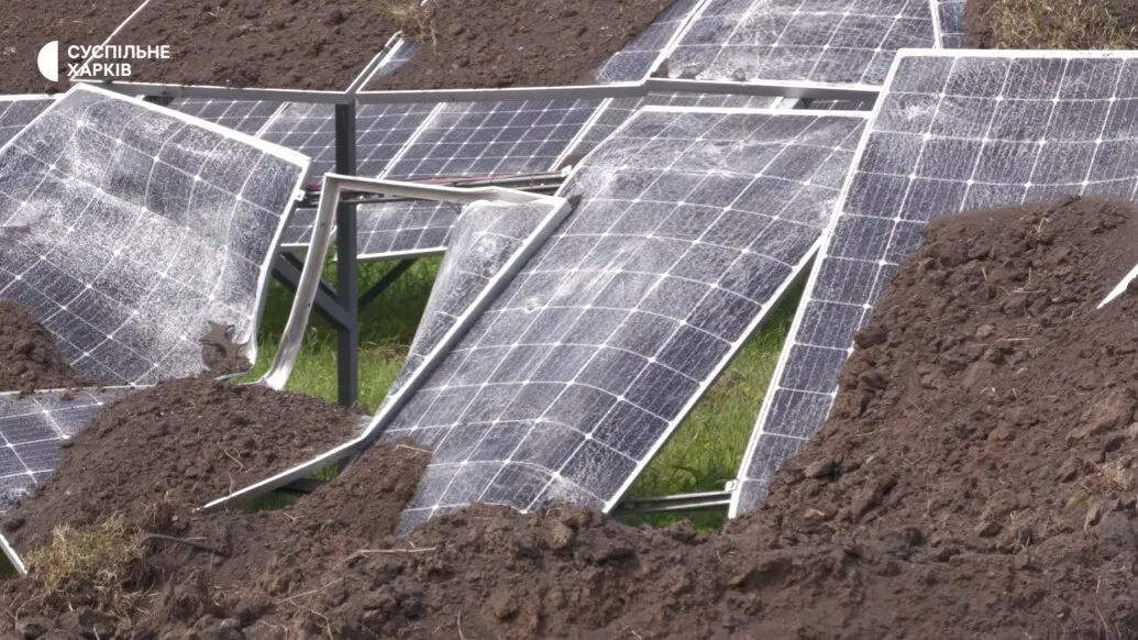 Панели уцелели лишь частично. dqxikeidqxitkant