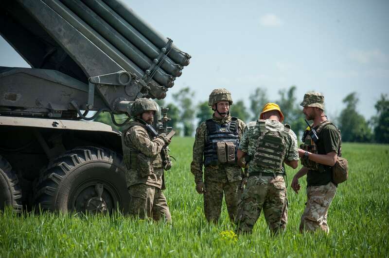 Герои нашей страны за работой