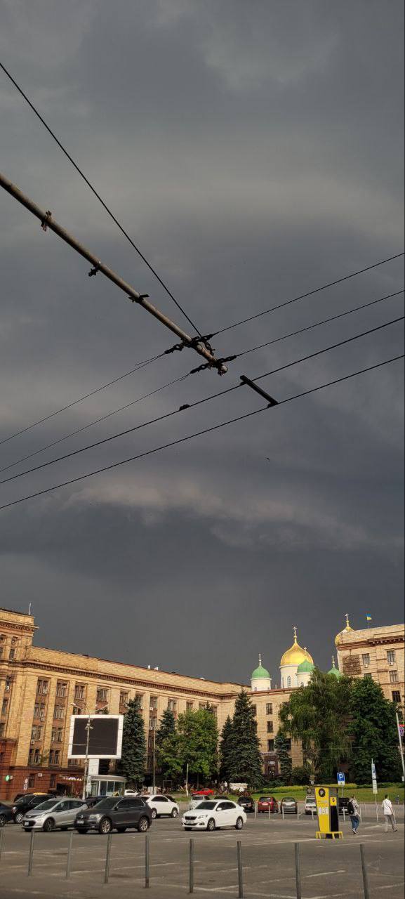 Днепр залило ливнем и засыпало градом. Потом был фантастический закат с радугой (видео, фото) dqxikeidqxitkant