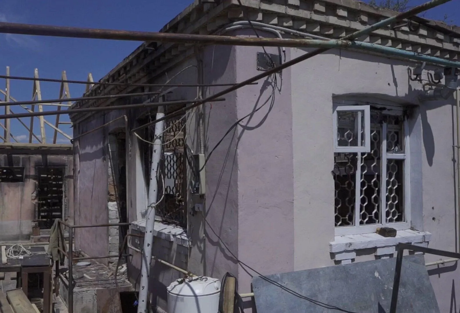 В населенном пункте повреждено 614 зданий. dqxikeidqxiqqeant