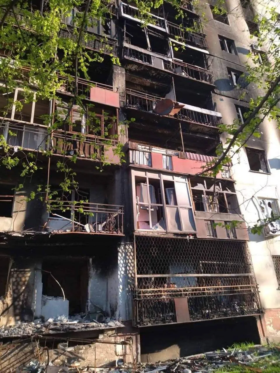 Последствия обстрелов Луганской области