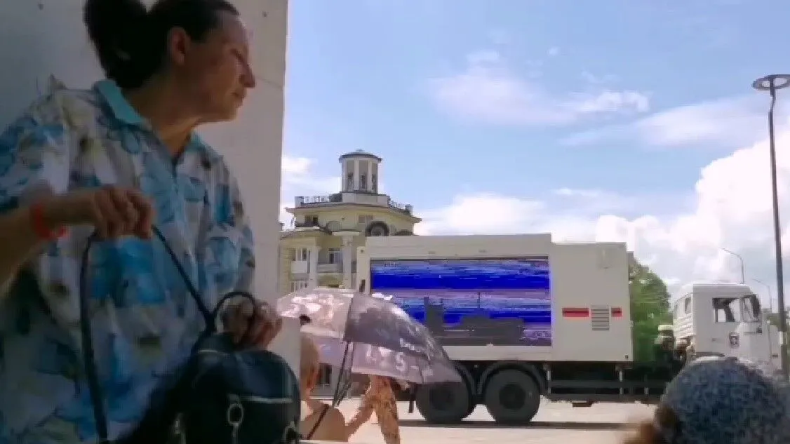 Людям в Мариуполе не хватает еды, однако оккупанты "кормят" их только пропагандой. dqxikeidqxitkant