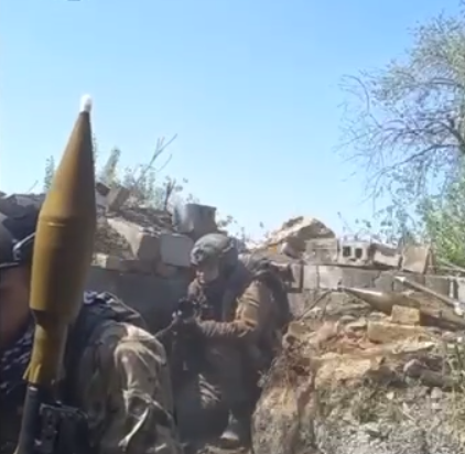 Бойцы использовали винтовки и NLAW.