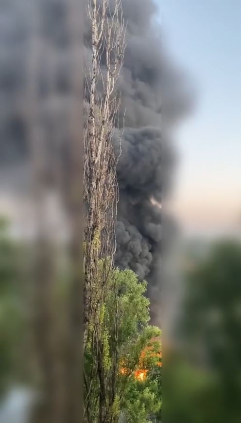 Дым после ночного взрыва в Днепре dqxikeidqxiqqeant