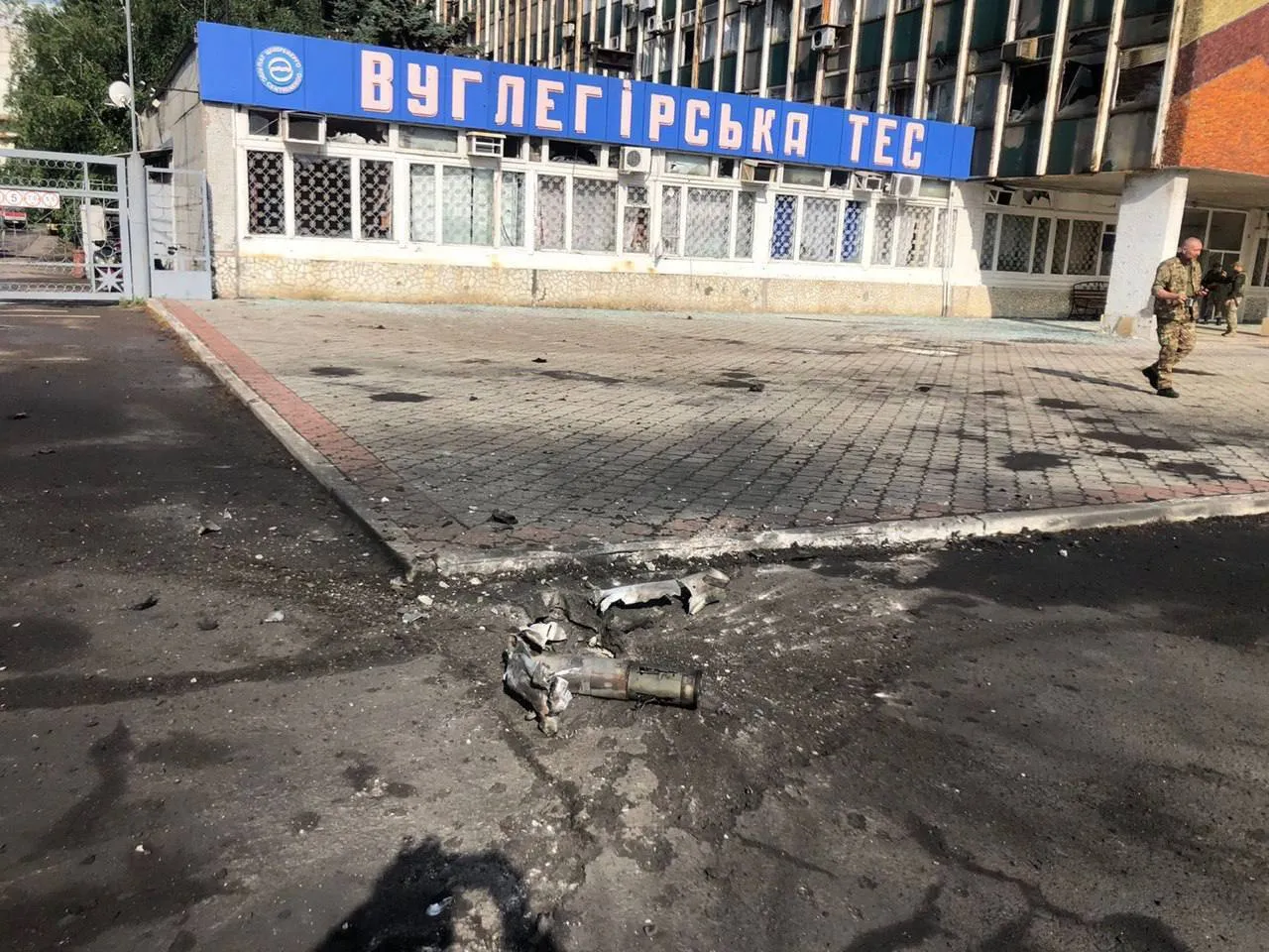 Боеприпас у главного входа