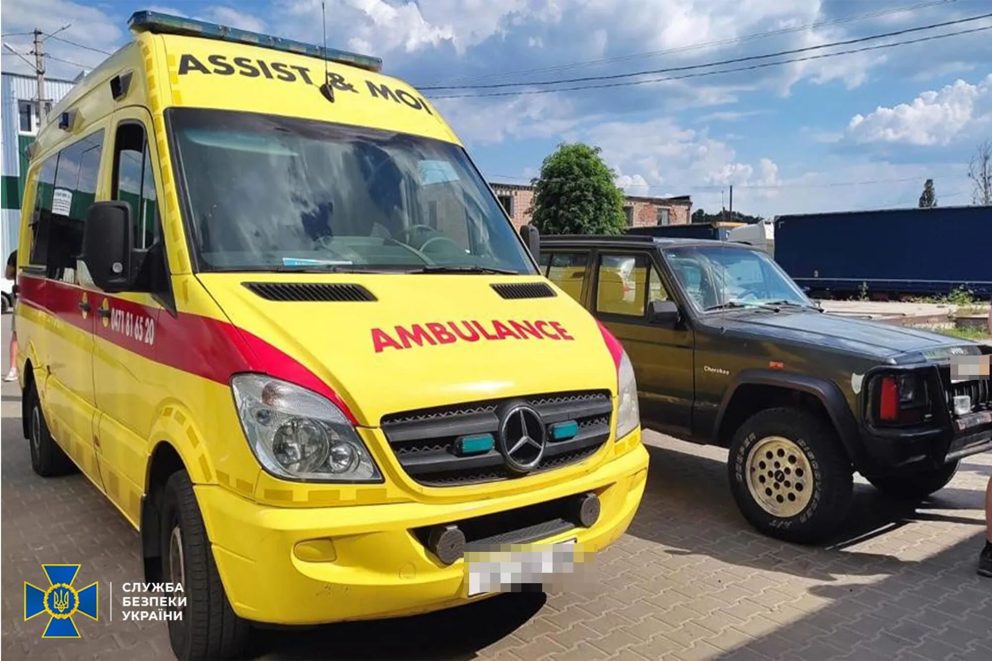 Один из злоумышленников пытался продать "гуманитарную" скорую