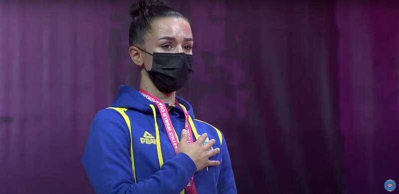 Курашвили расплакалась во время церемонии награждения