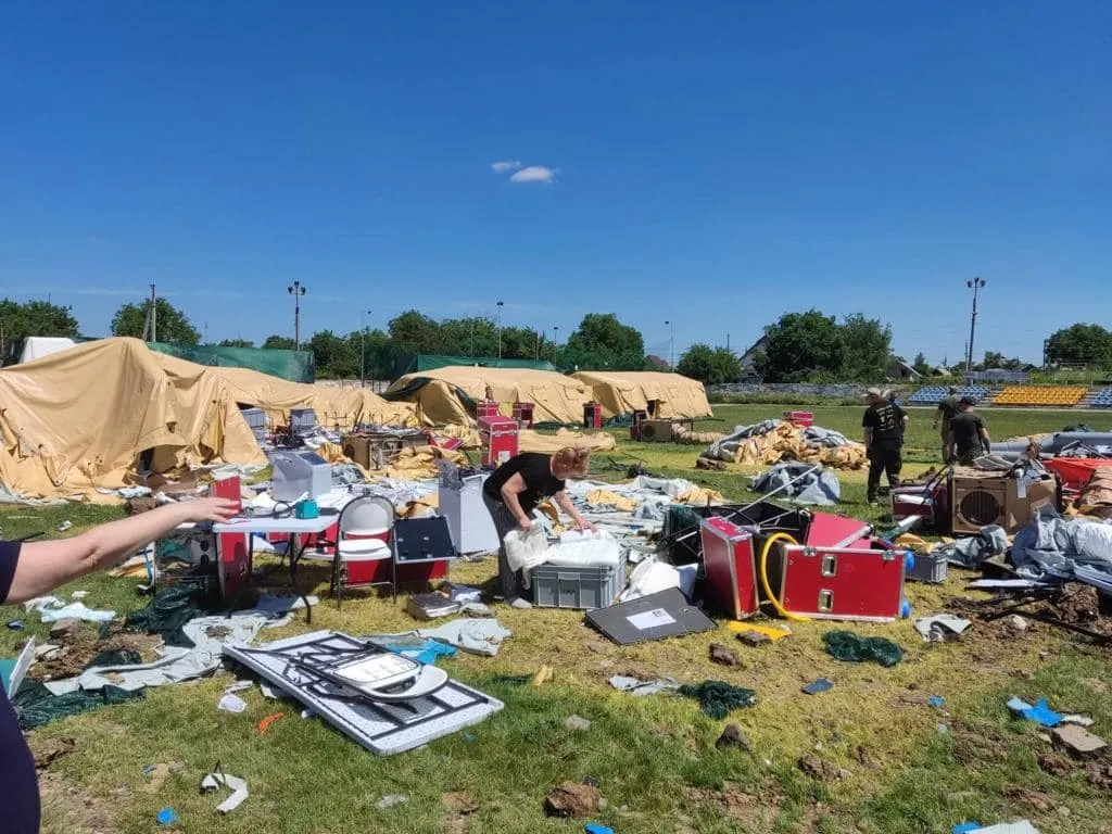 Военный полевой госпиталь после обстрела