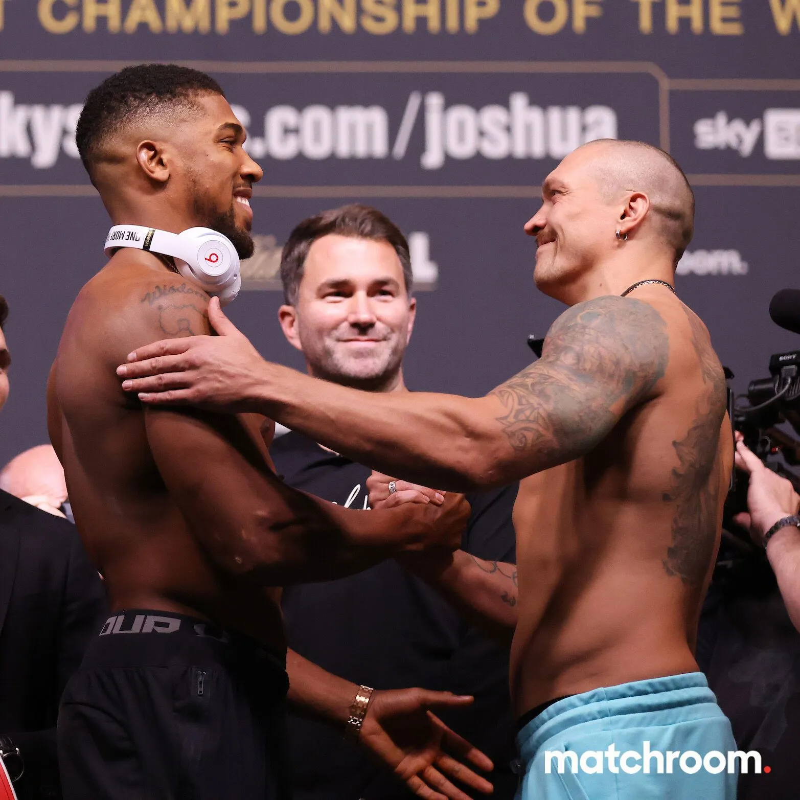 Энтони Джошуа и Александр Усик на взвешивании.