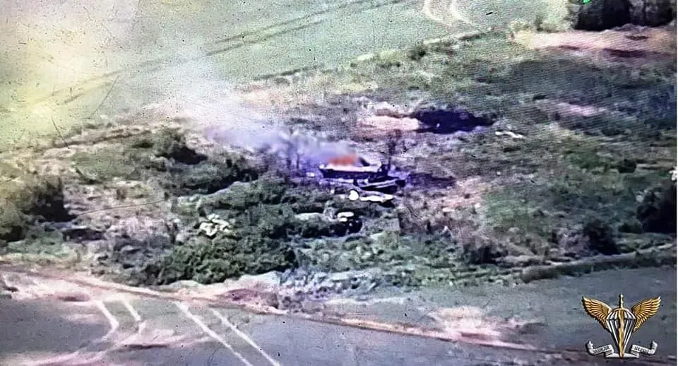 Момент уничтожения техники российских оккупантов dqxikeidqxiqqeant