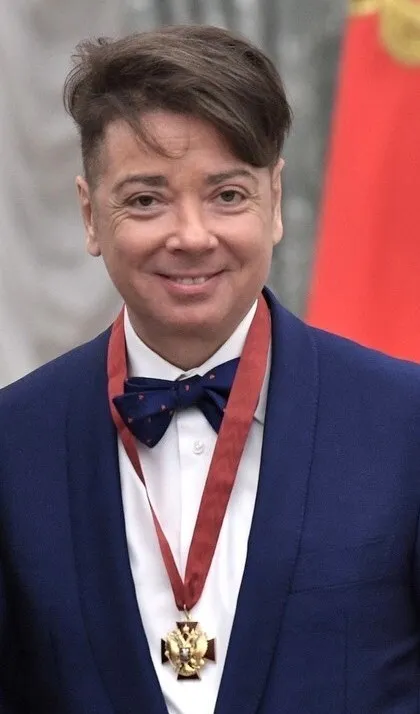 Валентин Юдашкин представил новую коллекцию. dqxikeidqxiqqeant