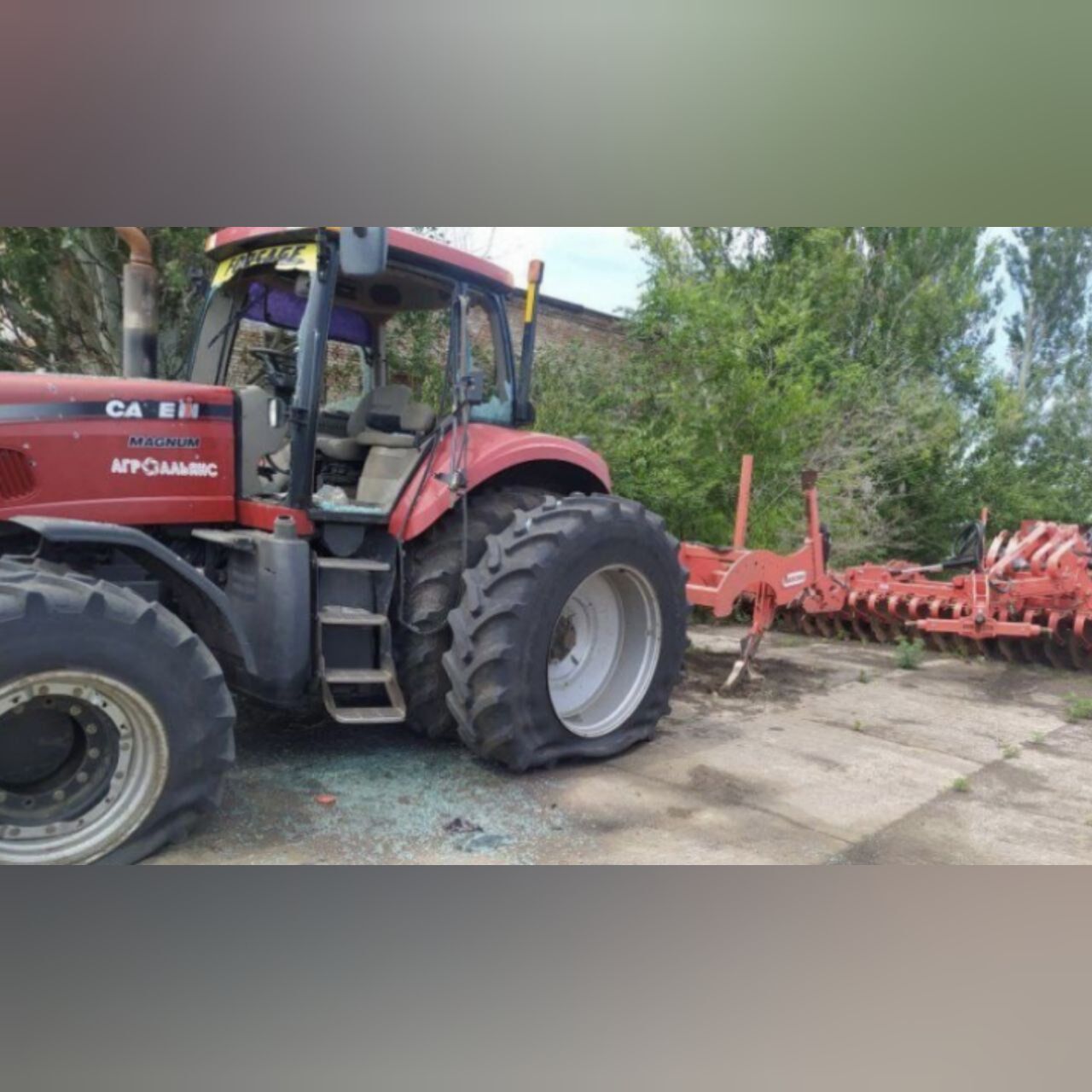 Оккупанты уничтожают технику dqxikeidqxitkant