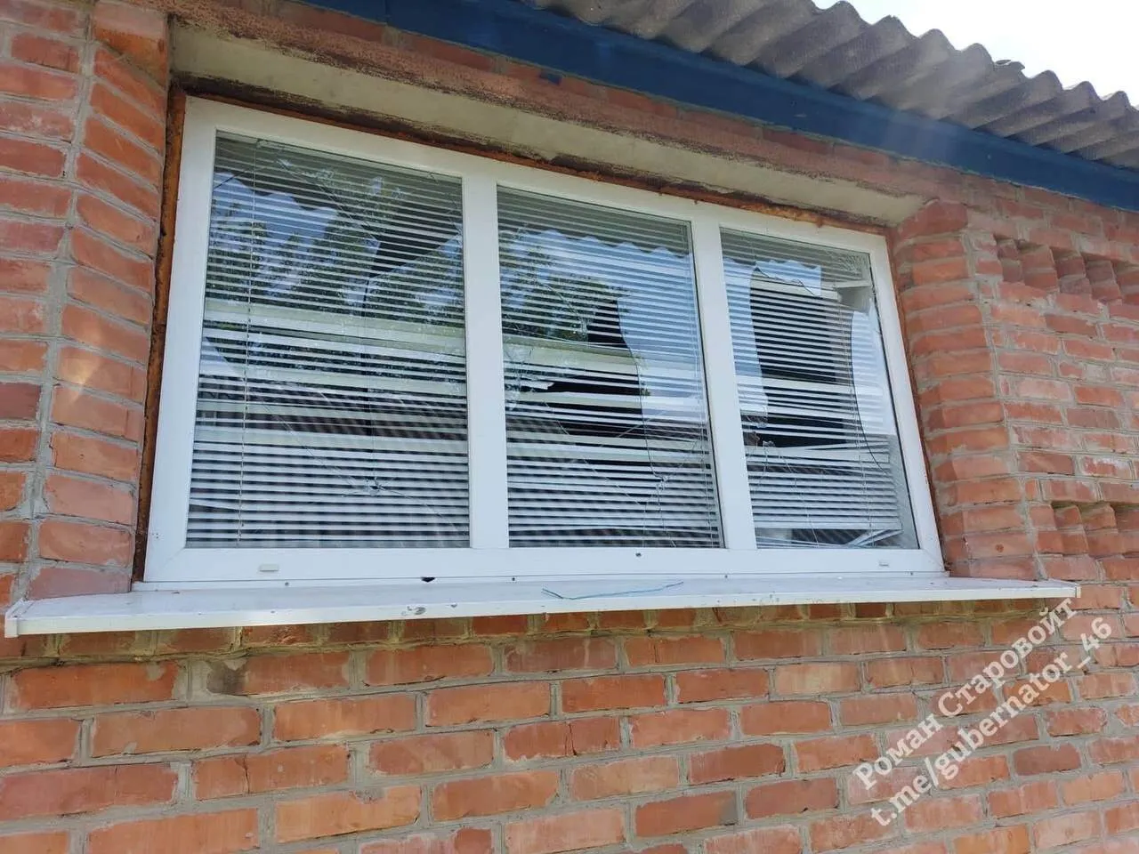 В РФ вновь публикуют разбитые окна в качестве ’’доказательств’’ обстрелов