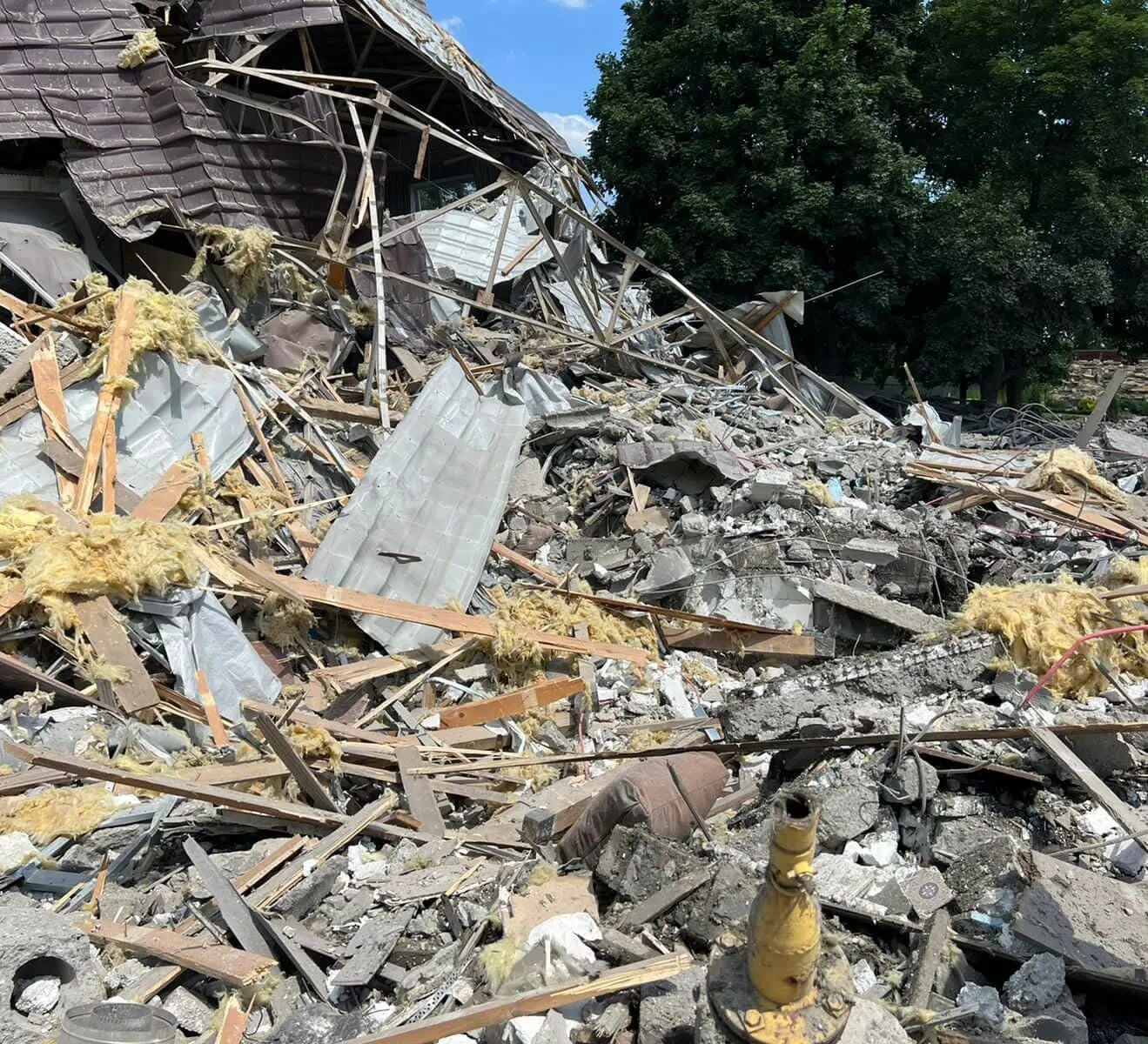 Есть серьезные разрушения