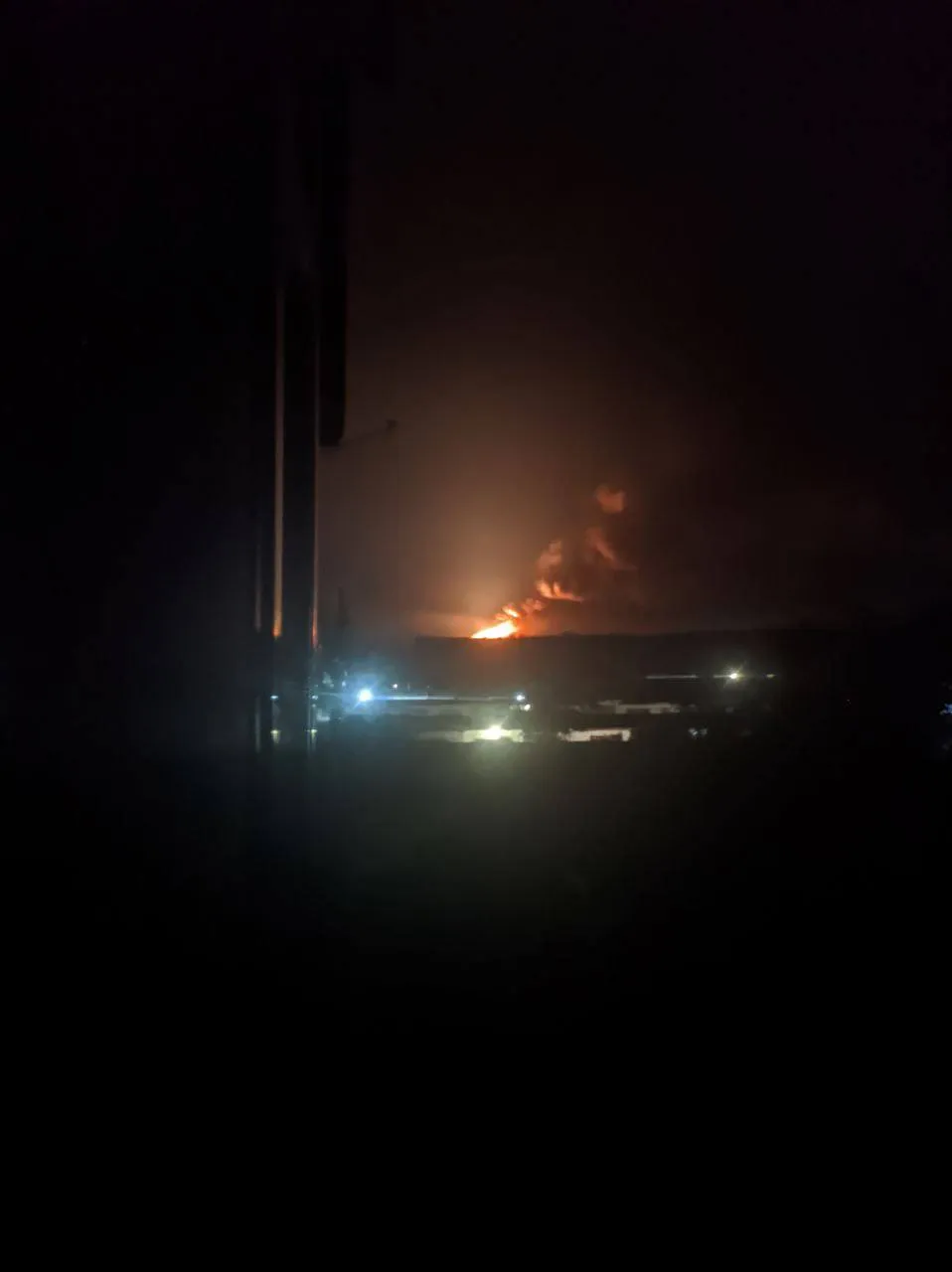 Взрыв произошел на заводе