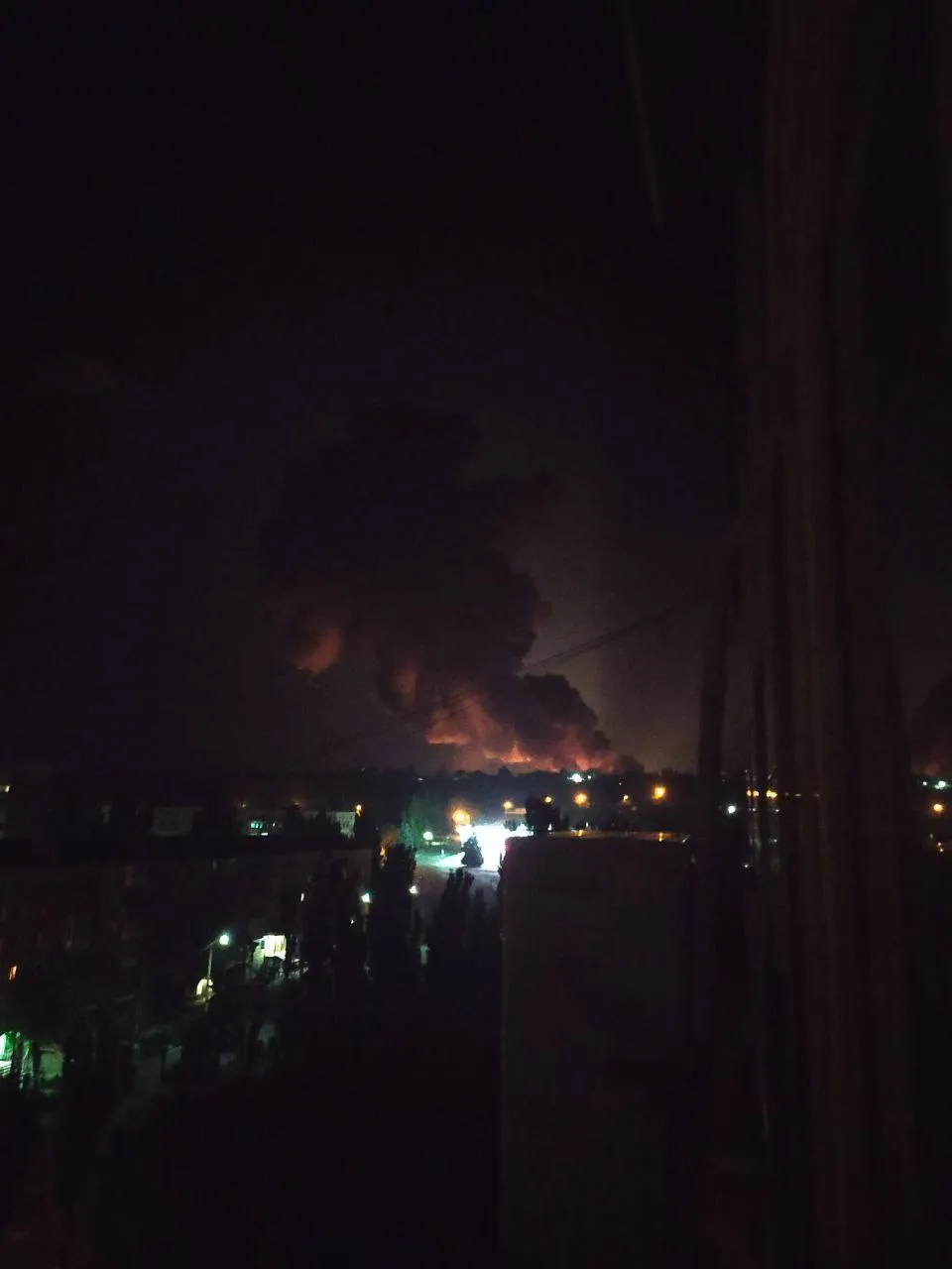 Местные сообщили, что горит склад БК оккупантов