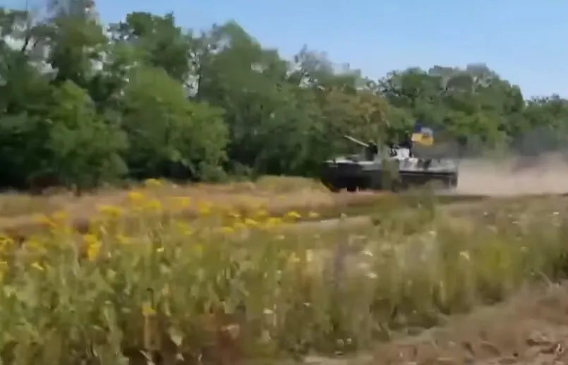 Воины украли БМП-3 в непосредственной зоне видимости оккупантов dqxikeidqxitkant