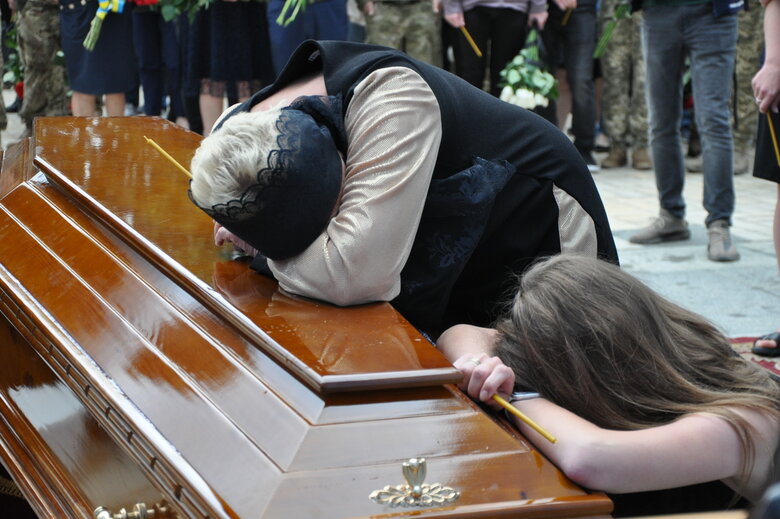 С комбатом 72 ОМБ Андреем Верхоглядом попрощались в Киеве 02 dqxikeidqxitkant