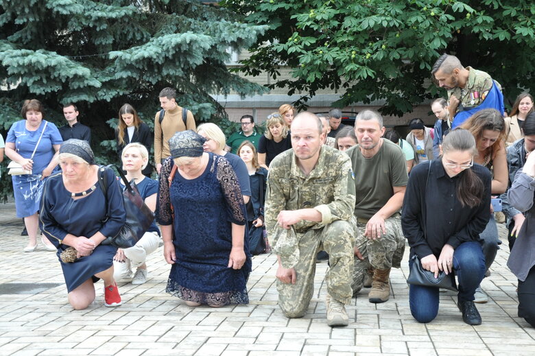 С комбатом 72 ОМБ Андреем Верхоглядом попрощались в Киеве 13