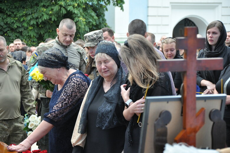 С комбатом 72 ОМБ Андреем Верхоглядом попрощались в Киеве 04