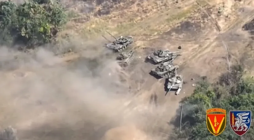 Скопление техники РФ. dqxikeidqxiqqeant