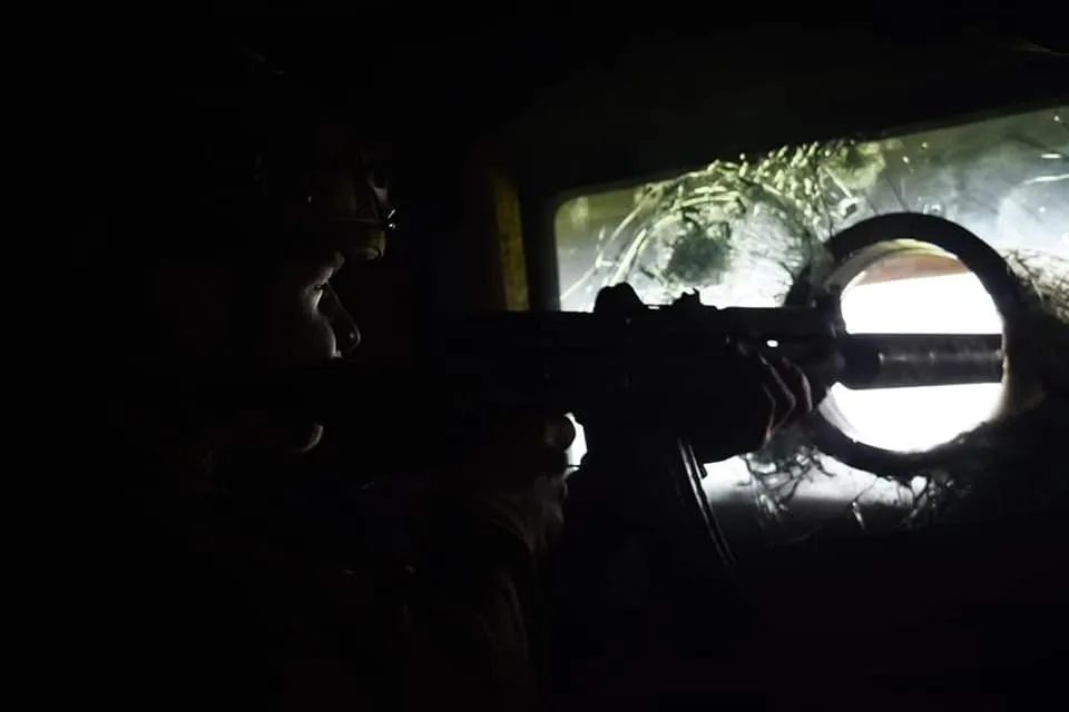 Украинские воины стоят на страже обороны страны dqxikeidqxiqqeant