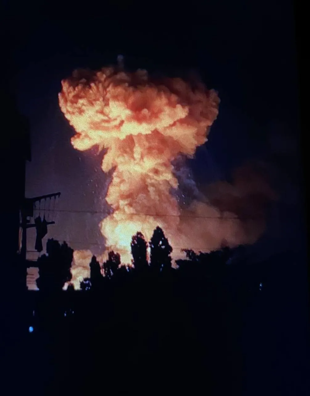 В Новой Каховке взорвались российские склады с боеприпасами