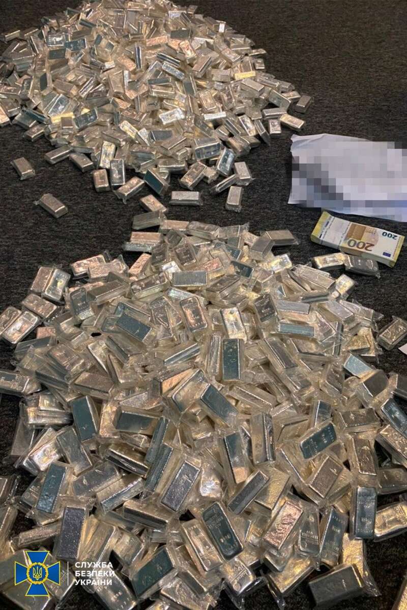 Возможно, это изображение деньги dqxikeidqxiqqeant