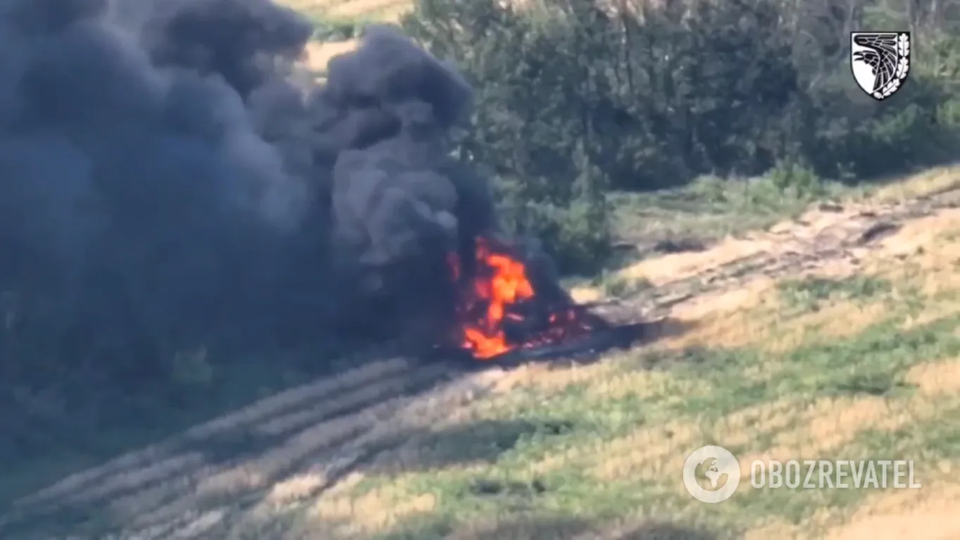 Танк ВС РФ в огне