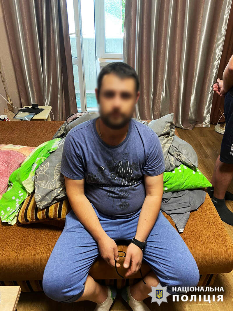 Возможно, это изображение 2 человека и в помещении dqxikeidqxiqqeant