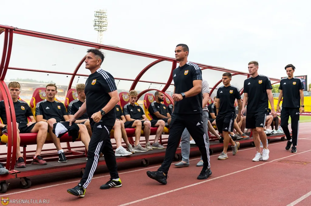 Віценець у ФК "Арсенал" (другий ліворуч) dqxikeidqxiqqeant