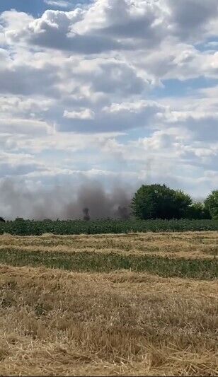 Українські фермери змушені збирати врожай під російським обстрілом dqxikeidqxitkant