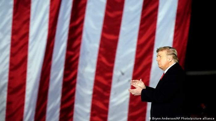 Дональд Трамп не приховує бажання повернутися у Білий дім у 2024 році Дональд Трамп не приховує бажання повернутися у Білий дім у 2024 році