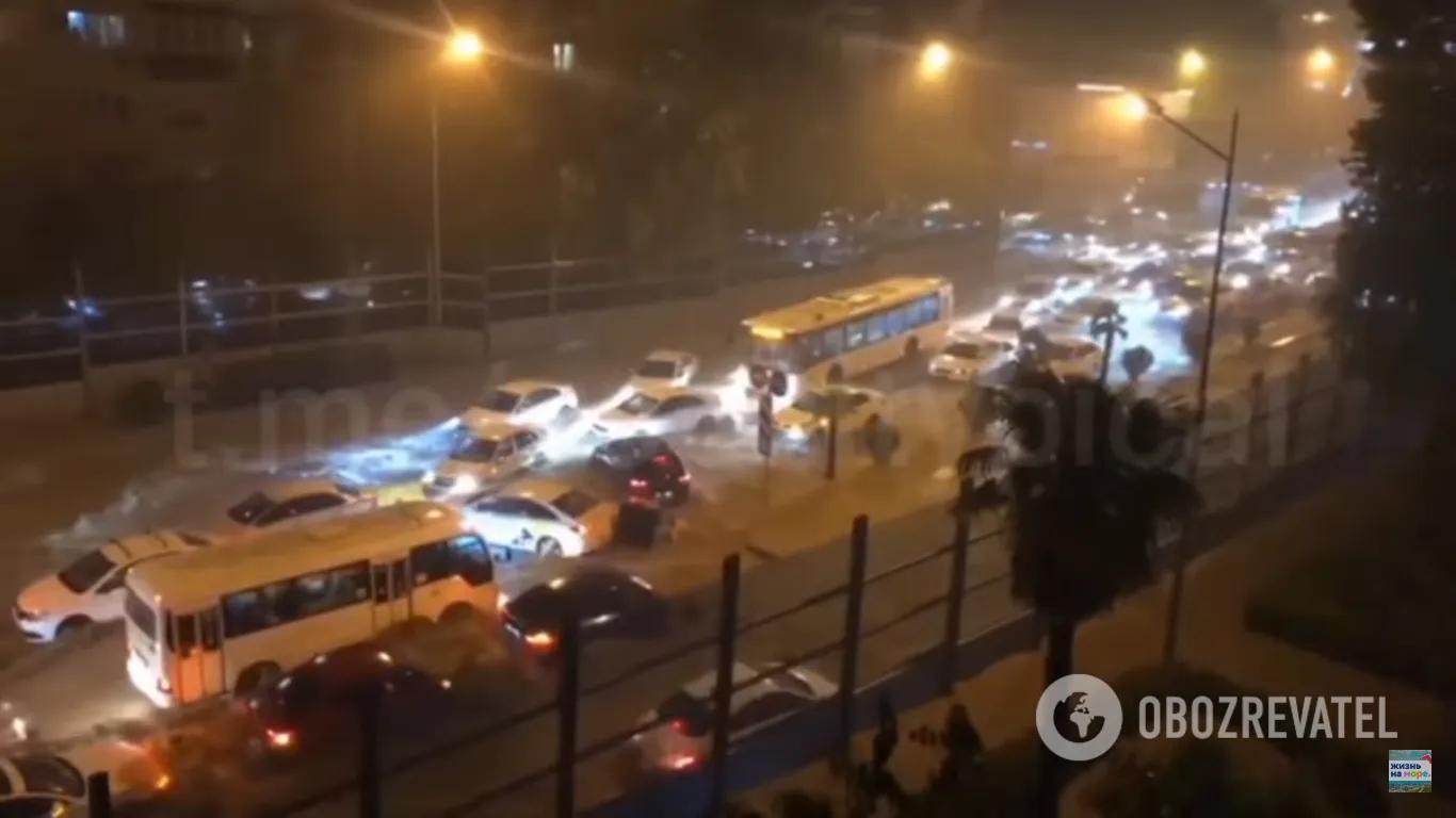 Сочи смывает с лица Земли