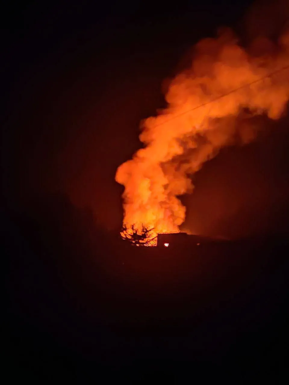 Російські війська вдарили ракетами по Дніпру, почалася пожежа dqxikeidqxiqqeant