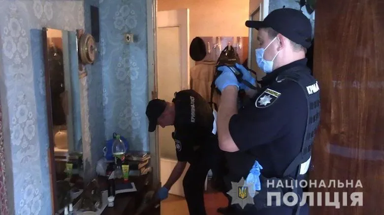 Зловмиснику загрожує до 15 років позбавлення волі.