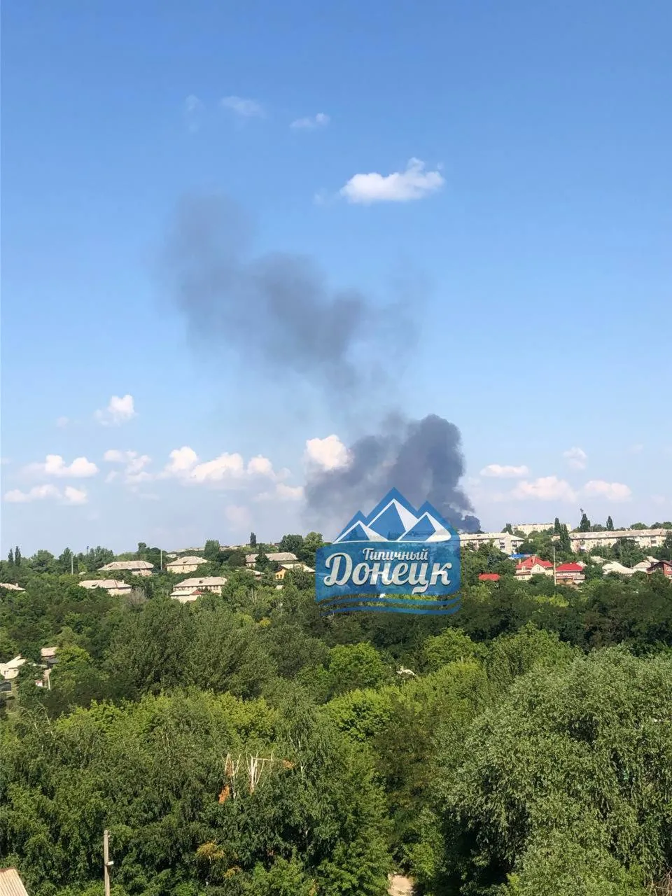 Дим над ураженим російським складом dqxikeidqxitkant