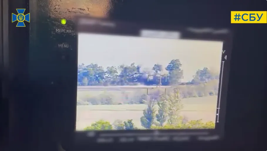 Защитники Украины уничтожают вражескую технику и живую силу