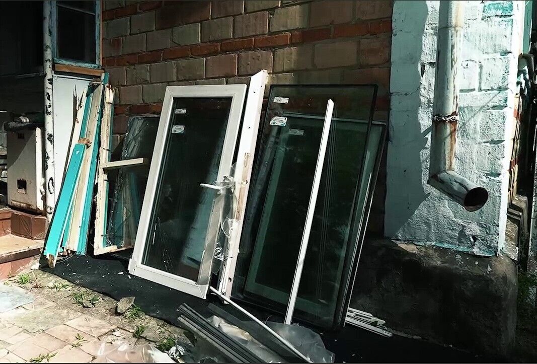 Враг разрушил или повредил около 2800 частных домов.