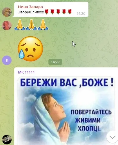 Коментатори були зворушені зустріччю військового з бабусею