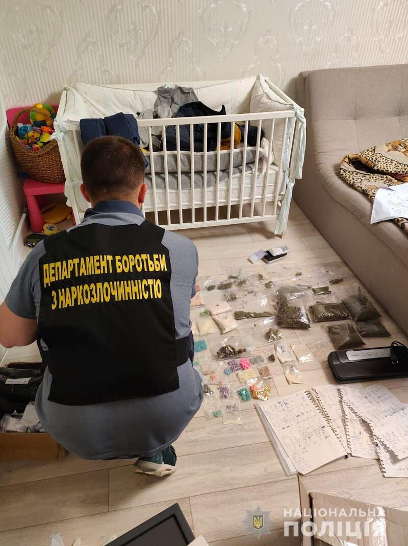 Дома у злоумышленников нашли наркотики и психотропы.