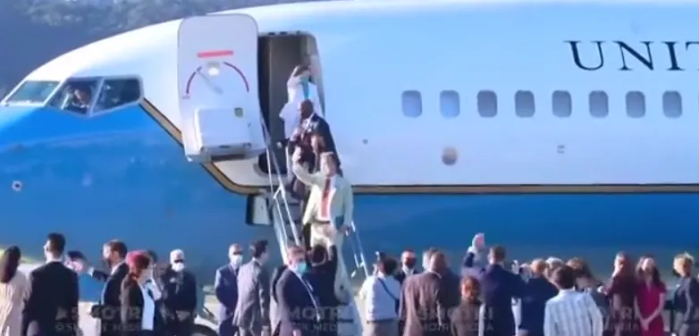 Она провела ряд встреч.